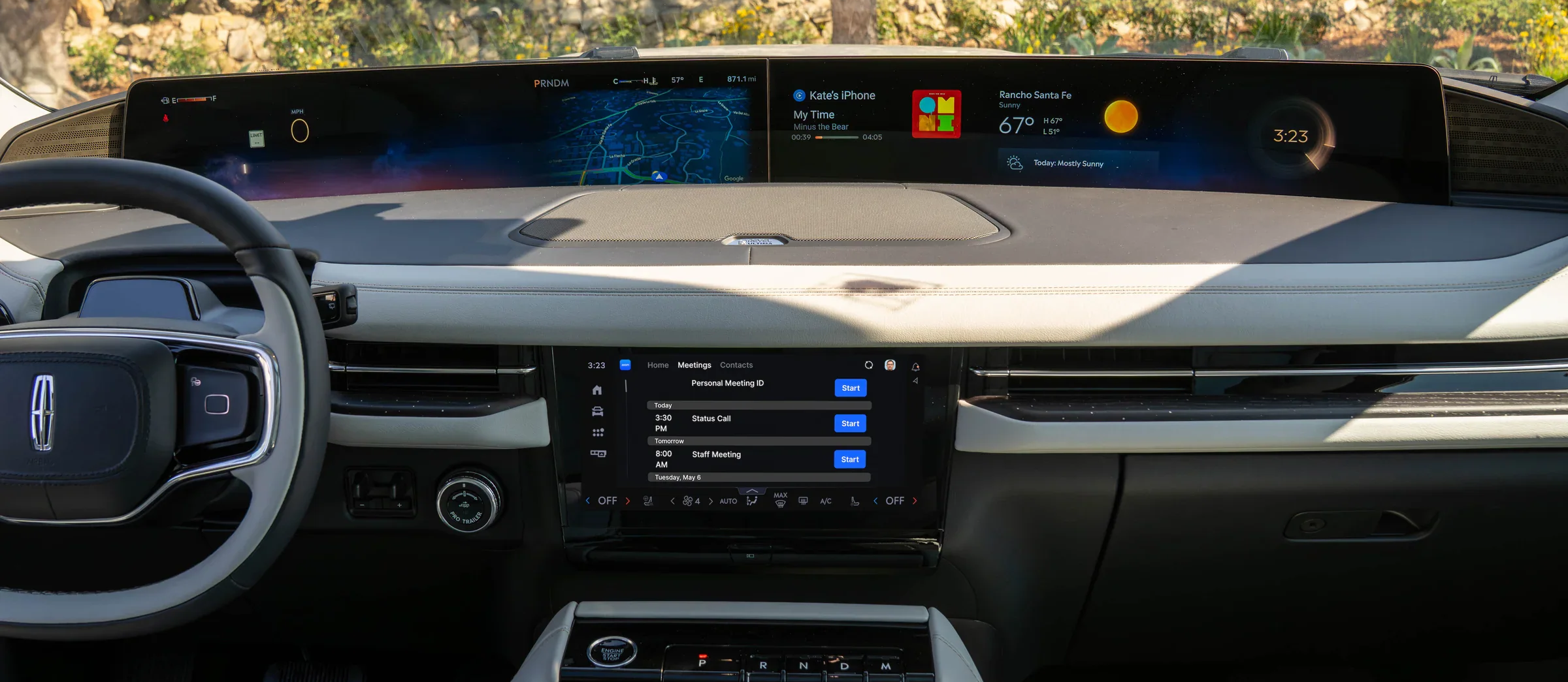 Vehicle interior panoramic screen showing Zoom